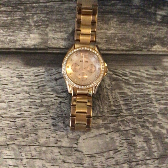 Womens Fossil Watch - Picture 6 of 6